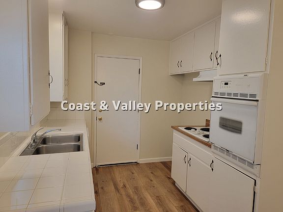 3rd image of 281 Katherine Ave #F6fa8e2c8