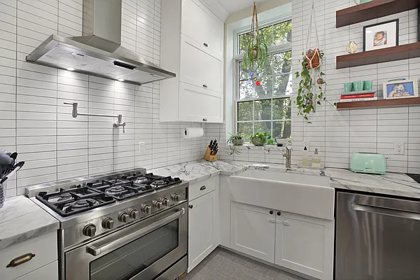 Sold by Compass | media 3