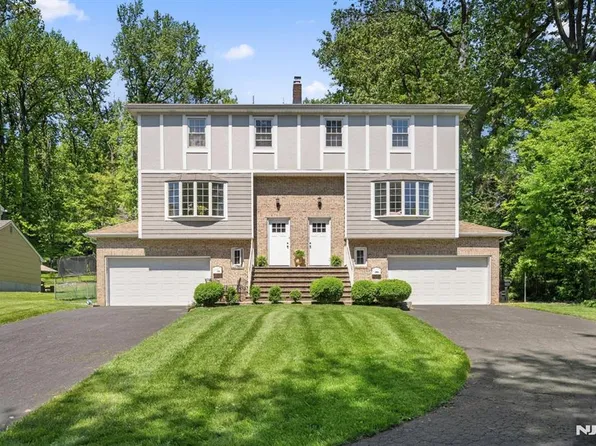 89 Forsythia Ln #B, Paramus, NJ 07652