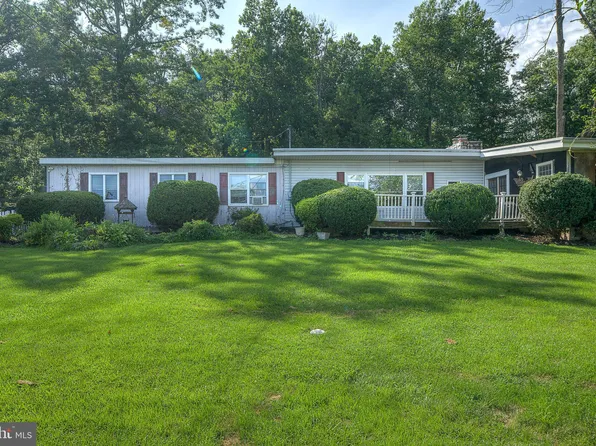 821 Schwenksville Rd, Schwenksville, PA 19473