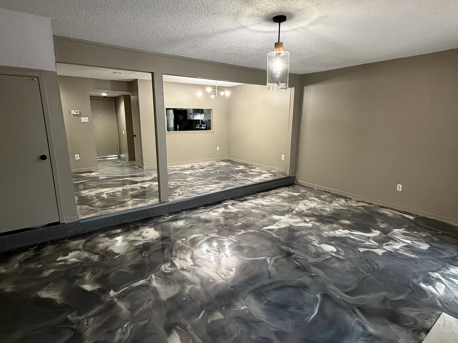 3 bed, 2.5 bath, 1471 sqft, $1,350 — Photo 4