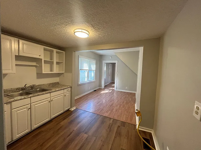 3122 W Kentucky St — Photo 10