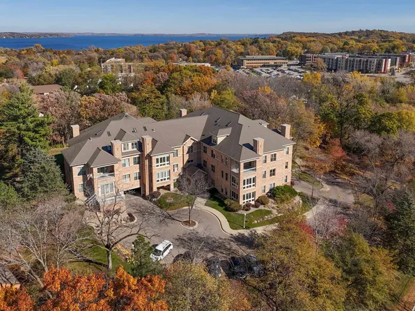 5418 Old Middleton Rd APT 302, Madison, WI 53705