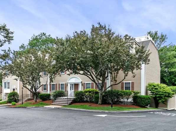 71 Weatherly Dr #71, Salem, MA 01970