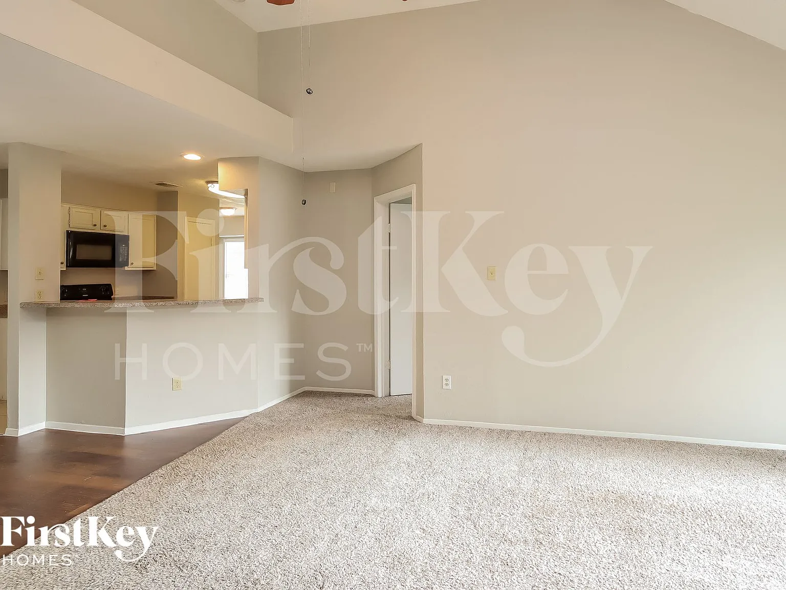 4 bed, 2.0 bath, 1719 sqft, $1,815 — Photo 3
