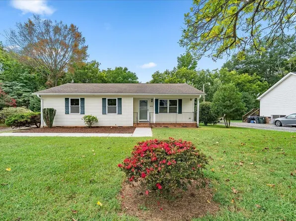 804 Raleigh St, Oxford, NC 27565