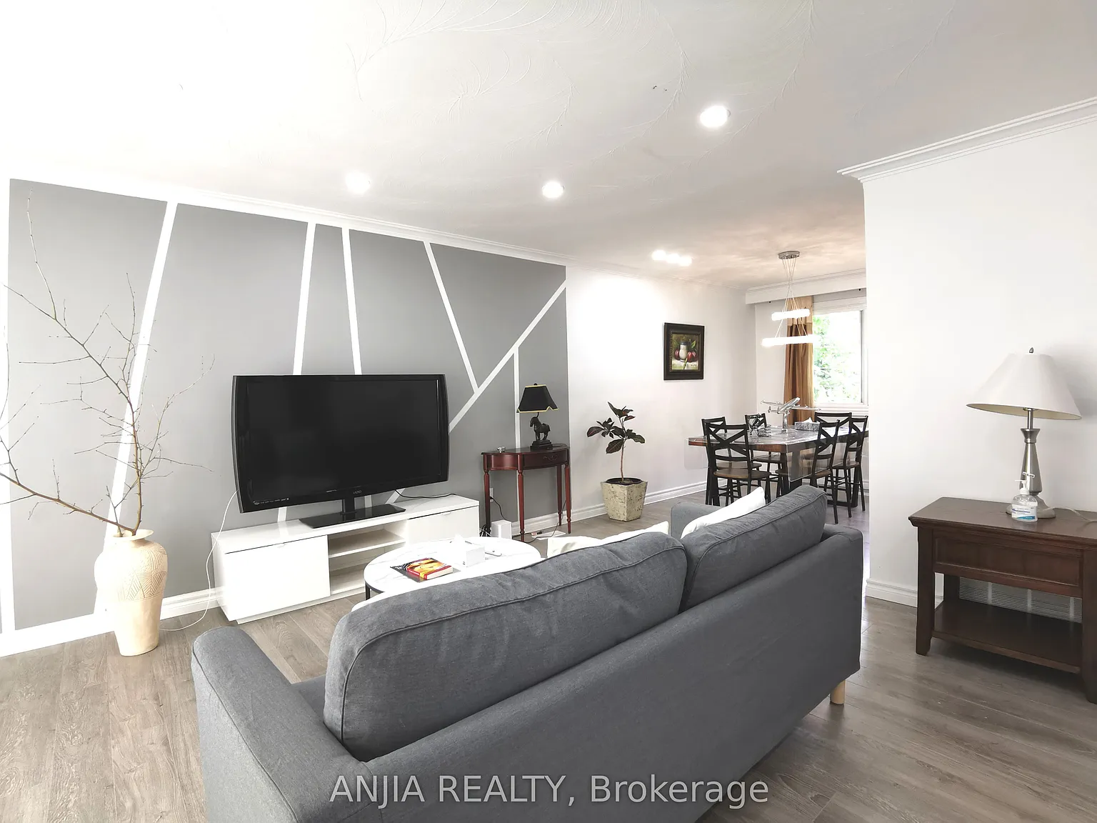 3 bed, $3,000 — Photo 3