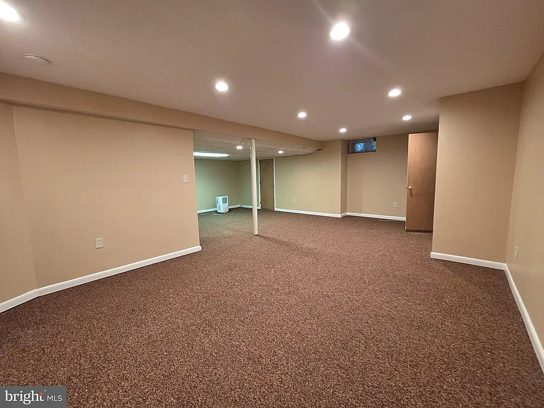 212 Fairhill Dr — Photo 25