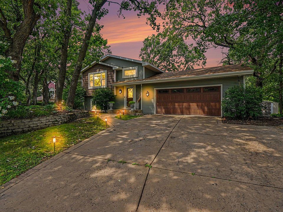 1st image of 957 118th Ln NW