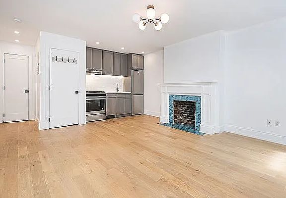 4th image of 268 Henry St APT 1F