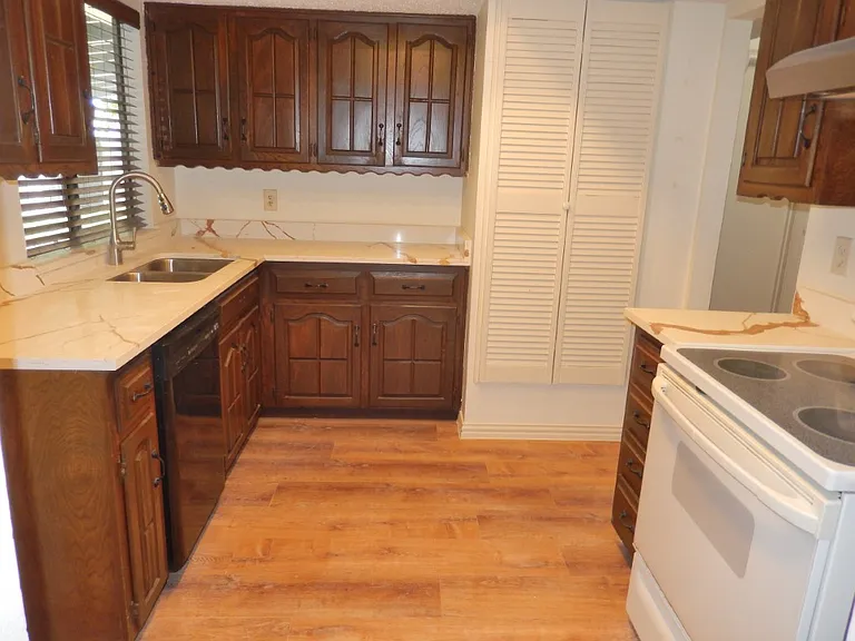 1818 Mission Dr — Photo 8