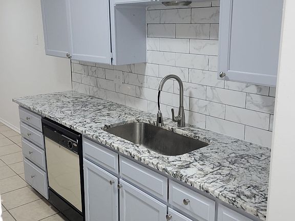 4th image of 3725 Hulen Park Cir