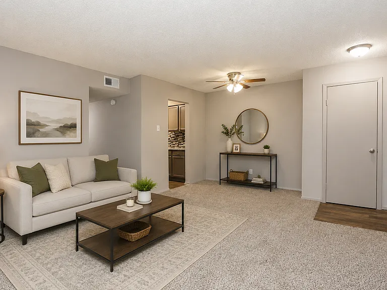 Riverbend Apartments — Photo 4
