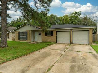 7426 Meadowlark Ln, Texas City, TX 77591