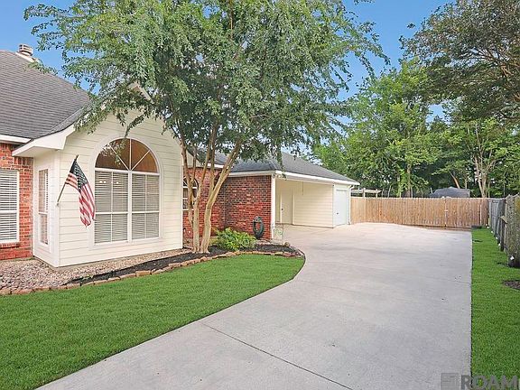 4th image of 39504 Woodlake Dr