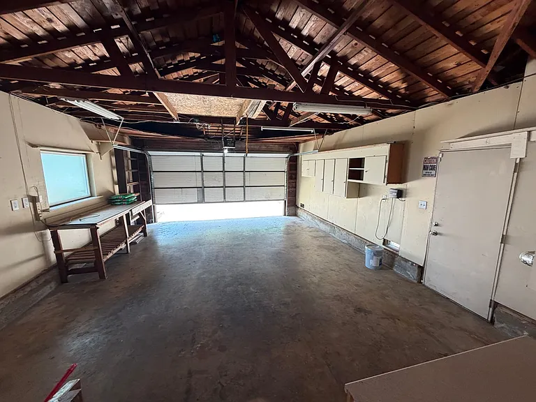10495 Malaga Way — Photo 32