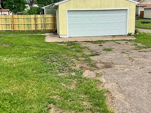 2nd image of 214 S 2nd St