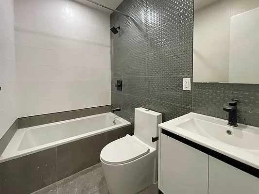 Rented by ERNY LLC | media 7