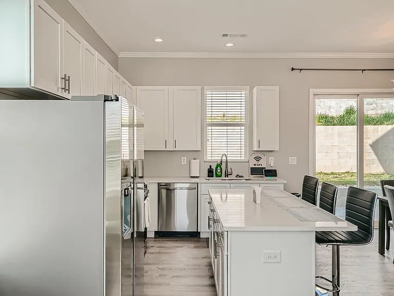 885 Hubbard St SW — Photo 10