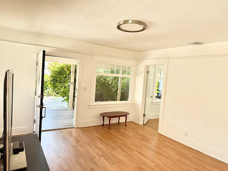 433 Palm Dr — Photo 7