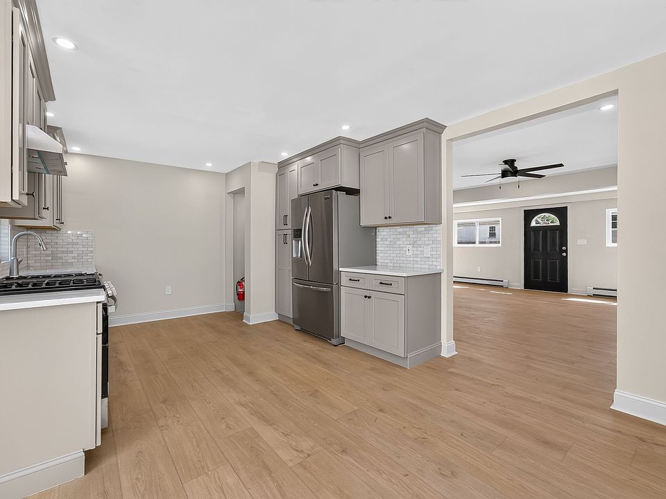 1st image of 569 Congress St