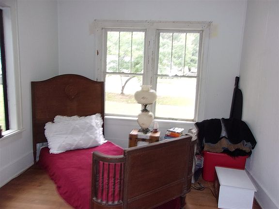 2nd image of 1126 N 5th St