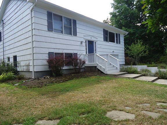 2nd image of 5 Baybury Ln