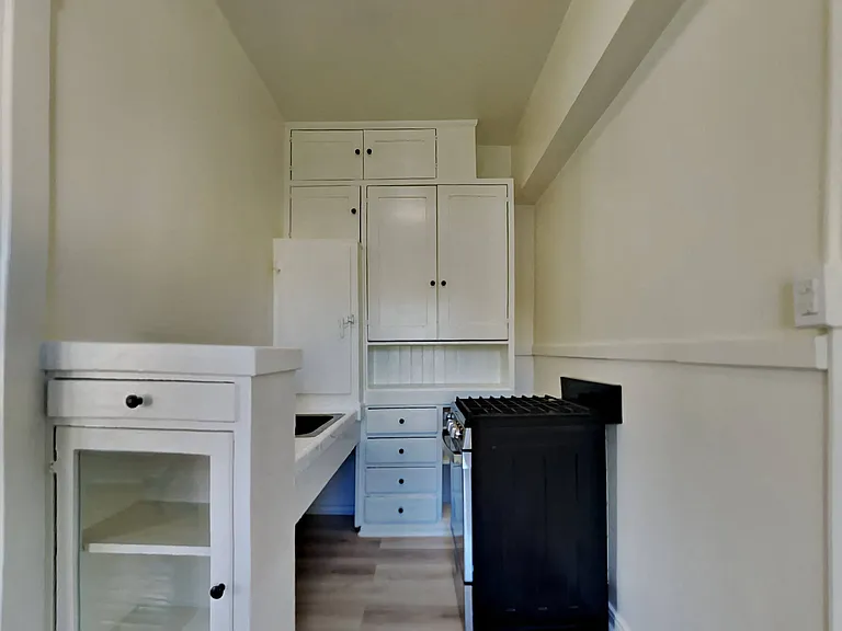 954 Geary St — Photo 4