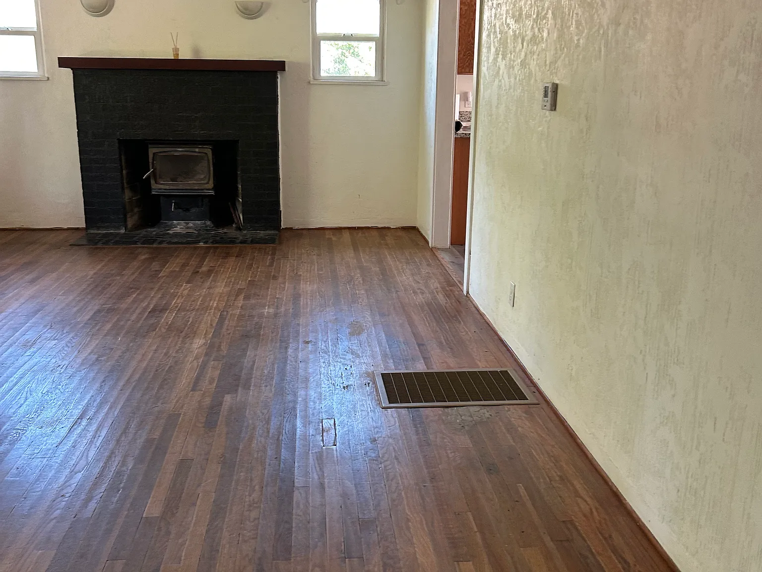 3 bed, 1498 sqft, $1,900 — Photo 2