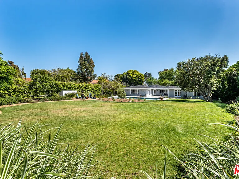 28925 Cliffside Dr — Photo 52