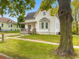 115 W Chestnut St, Washburn, IL 61570