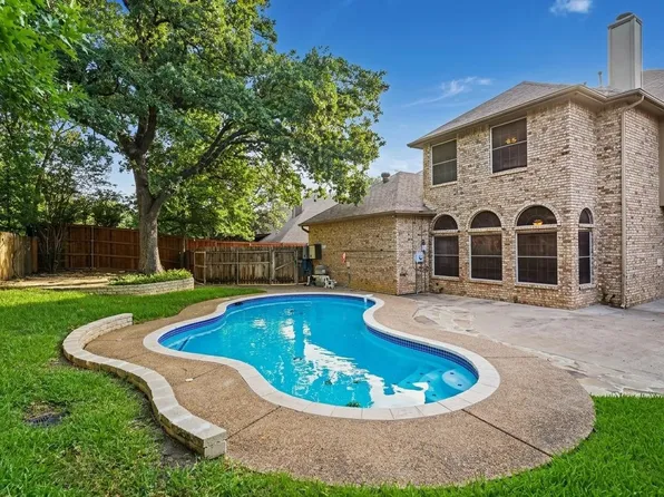 8017 Arlie Ln, North Richland Hills, TX 76182