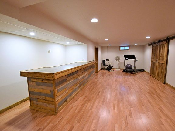 LL REc Room/Custom Bar