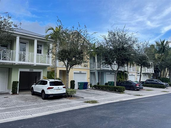 2nd image of 10841 NW 76th Ln #10841