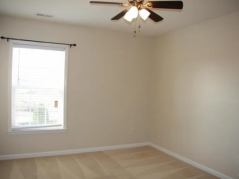 222 Northlands Dr — Photo 11