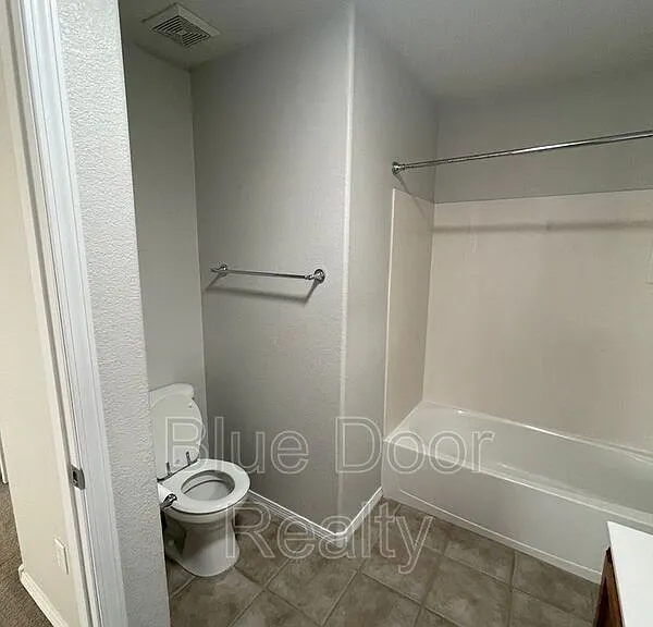 1813 Cortina Loop SE — Photo 18