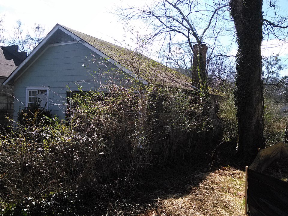 2nd image of 946 Hollywood Rd NW