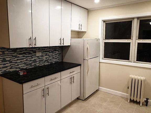 2nd image of 20-71 32nd St #2