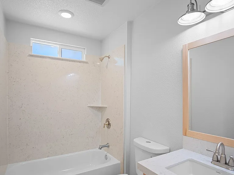 13619 Peach Ave — Photo 17