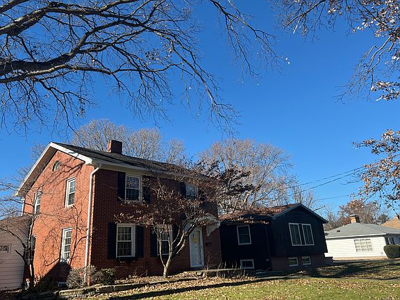 2nd image of 1660 N Kellogg St