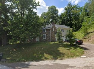 867 Hollow Rd, Phoenixville, PA 19460