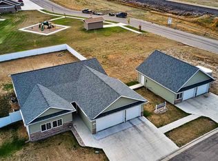 304 3rd Ave E, Burlington, ND 58722