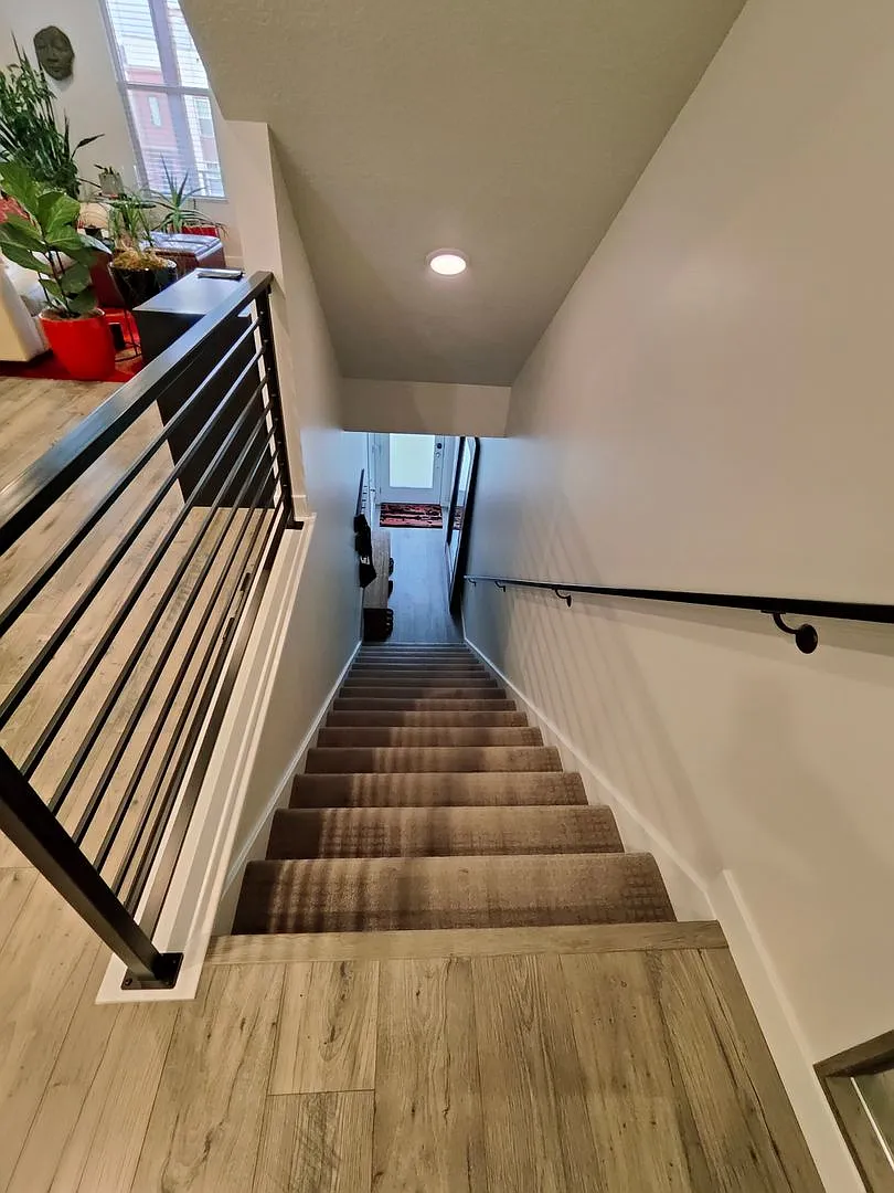 Beautiful 3-Story, 2-Bedroom Condo in Daybreak! — Photo 4