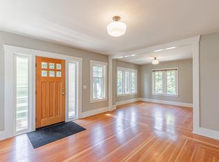 564 Lynn St, Seattle, WA 98109