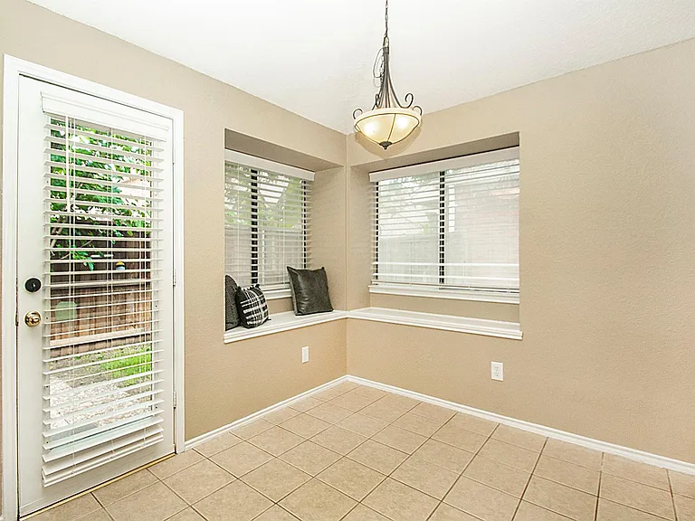 3905 Denham Way — Photo 14