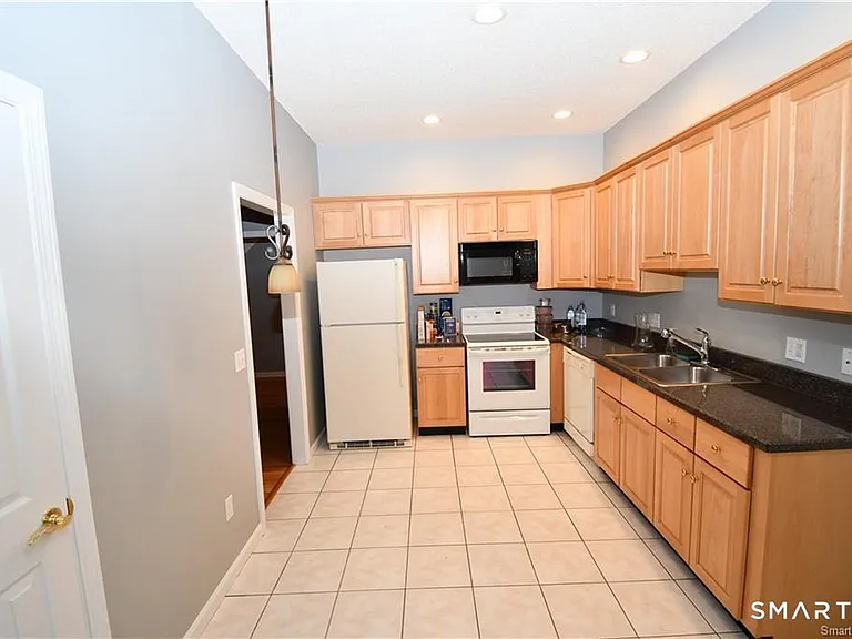 39 Ives St #401 — Photo 9