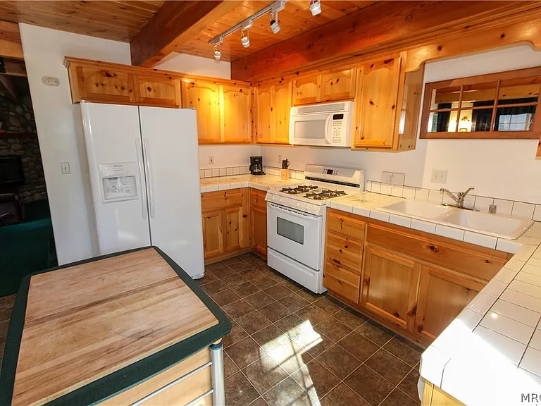 442 Salem Dr — Photo 12