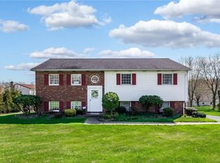 102 Rembrandt Dr, Butler, PA
