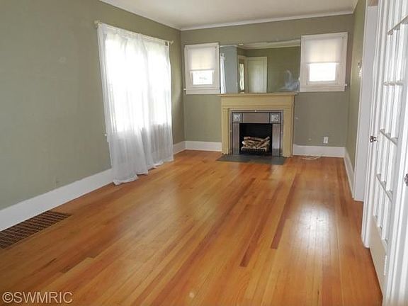 2nd image of 440 Garland St