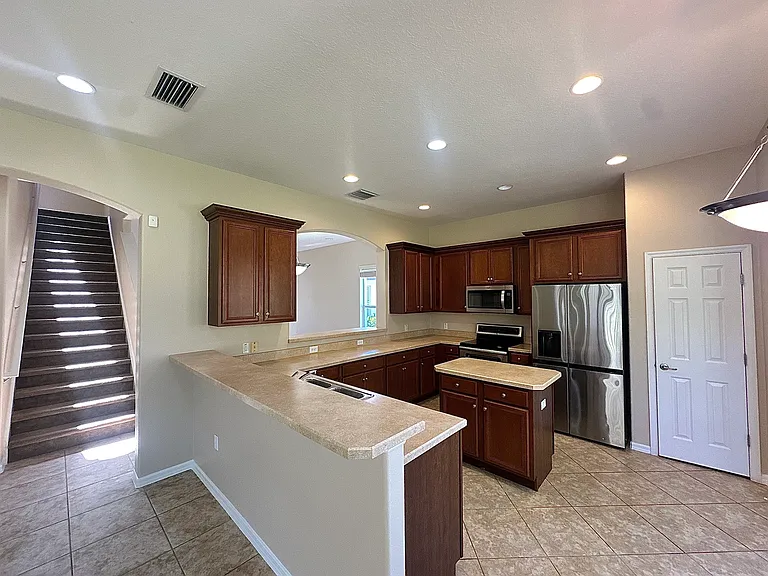 1762 Altavista Cir — Photo 17